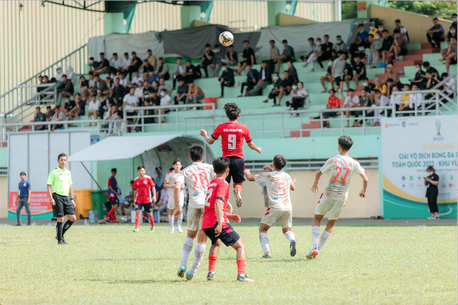Giải Vô địch bóng đá sinh viên Toàn quốc 2022 - khu vực phía Nam diễn ra sôi nổi hấp dẫn. Giải Vô địch bóng đá sinh viên Toàn quốc 2022 - khu vực phía Nam diễn ra sôi nổi hấp dẫn.