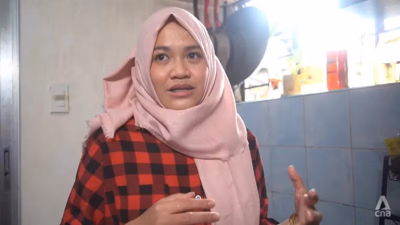 Sharmaine Banog bị giữ lại Philippines vì vô tình về nước trước lệnh cấm y tá ra nước ngoài.