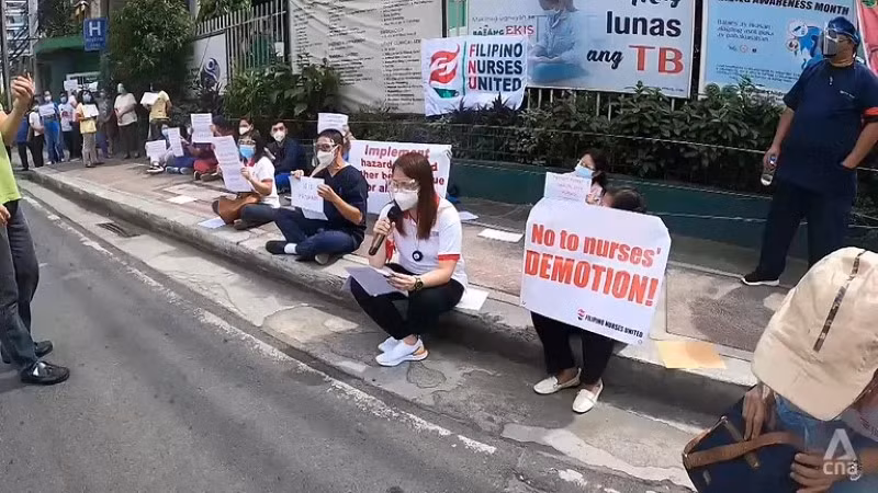 Y tá Philippines biểu tình, phản đối mức lương và phúc lợi không thỏa đáng.