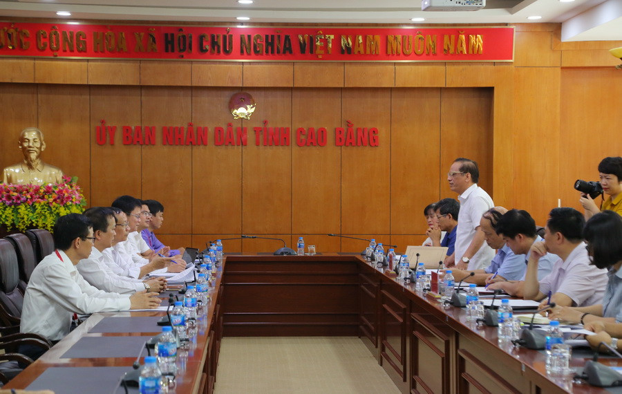 Thứ trưởng Lê Hải An cùng đoàn công tác làm việc với BCĐ thi THPT tỉnh Cao Bằng