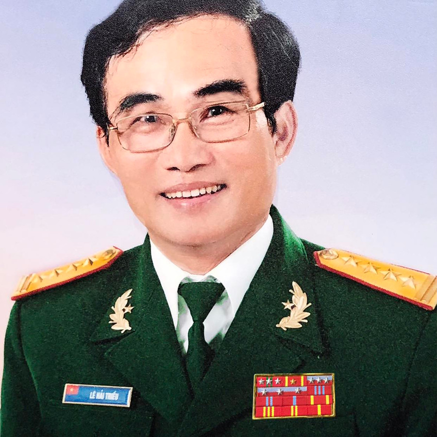 Đại tá, nhà văn Lê Hải Triều. Đại tá, nhà văn Lê Hải Triều.