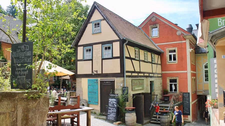 Các ngôi nhà ở Schmilka đều có tuổi thọ ngoài 200 năm. Ảnh: David Perry