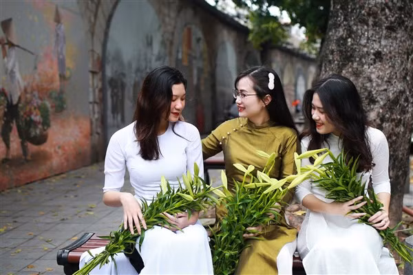 Dịu dàng hoa loa kèn tháng 4 ảnh 5