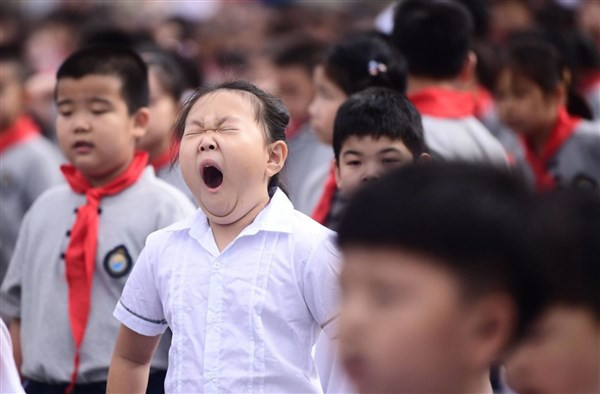 Học sinh Trung Quốc được ngủ nhiều hơn sau chính sách “giảm kép”.