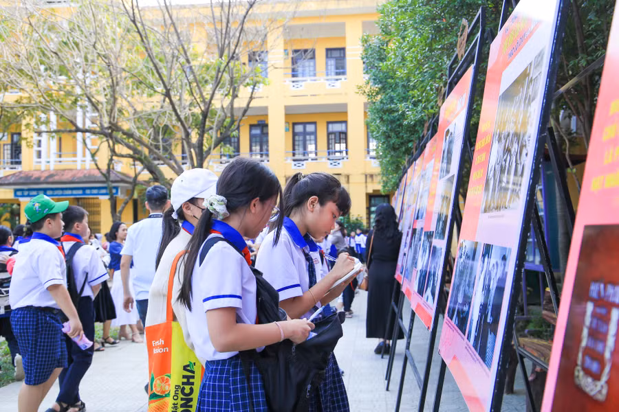 Ghi chép lại những kiến thức về Bác để học tập.