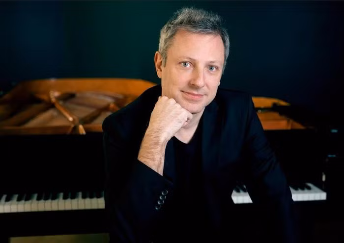 Nghệ sĩ piano Maxime Zecchini.
