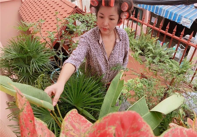 Làm mẹ đơn thân, cuộc sống của danh hài Thúy Nga ra sao?