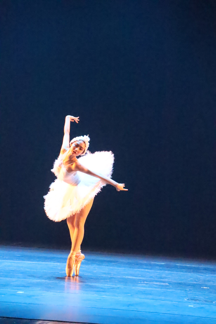 Thí sinh La Mẫn Nhi với tiết mục 'Dying Swan', giải Nhì múa ballet. Ảnh: Thanh Hoa.