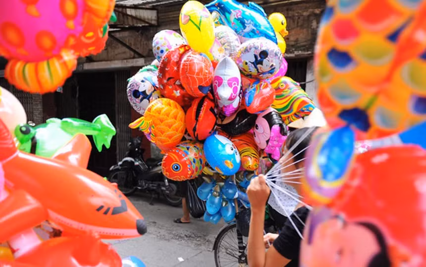 Đến nay, Việt Nam vẫn chưa ban hành lệnh cấm bơm hydro vào bóng bay. (Ảnh minh họa)