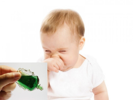 Dùng dầu gió sai cách sẽ gây ngộ độc cho trẻ, thậm chí tử vong - Ảnh 2 Dung dau gio sai cach se gay ngo doc cho tre, tham chi tu vong - Anh 2