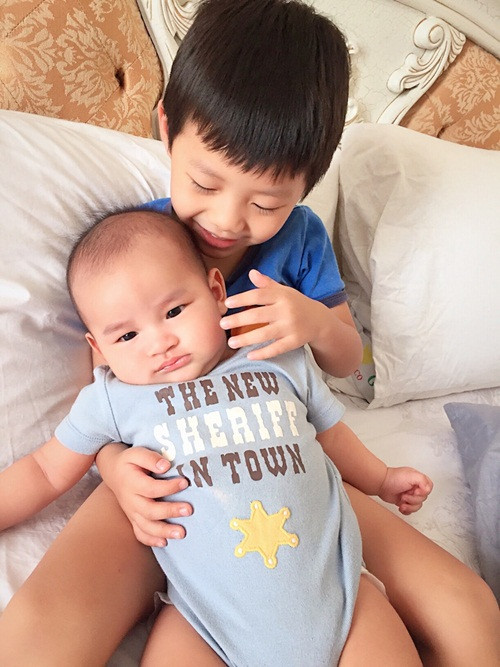 quy tu thu 2 nha dang khoi gay