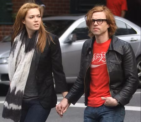 Cựu thành viên Westlife bán bánh, cà phê dạo kiếm sống - 6