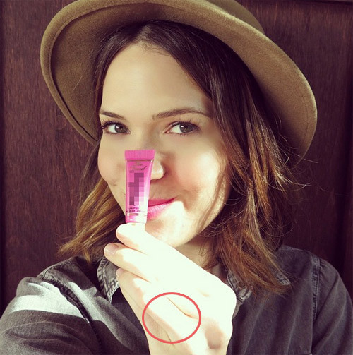 Cựu thành viên Westlife bán bánh, cà phê dạo kiếm sống - 7