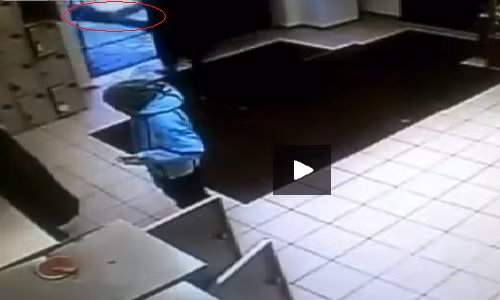 Nuc cuoi ten trom nga song soai khi bo chay