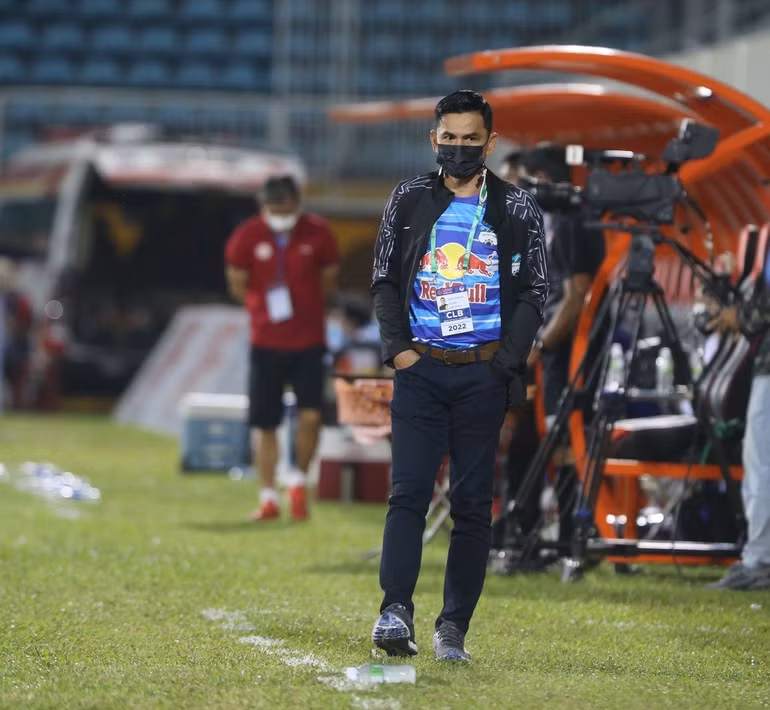 Huấn luyện viên Kiatisak thừa nhận bị đối thủ bắt bài.