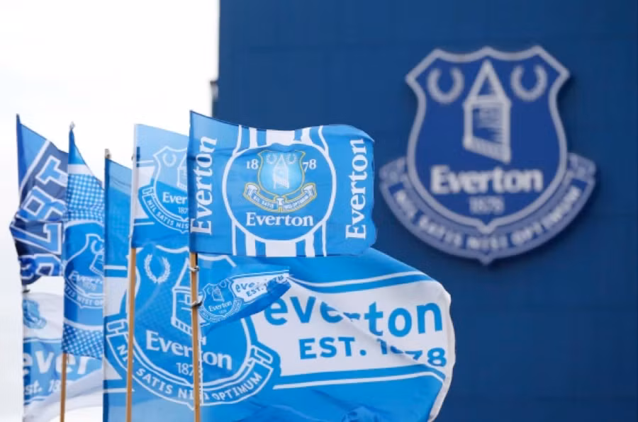 Everton đã đình chỉ vô thời hạn cầu thủ bị cảnh sát bắt giữ.