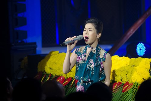 Dương Hoàng Yến vai trần quyến rũ bên đàn chị Lệ Quyên - ảnh 10