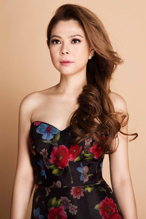 Nữ ca sĩ bật mí thêm, cô cũng nhận lời làm huấn luyện viên cho một chương trình lần đầu có mặt tại Việt Nam.