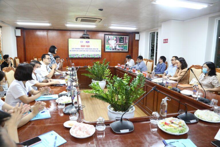 Khoá đào tạo tạo điều kiện cho các bác sĩ nâng cao kiến thức chuyên môn nghiệp vụ. Khoá đào tạo tạo điều kiện cho các bác sĩ nâng cao kiến thức chuyên môn nghiệp vụ.