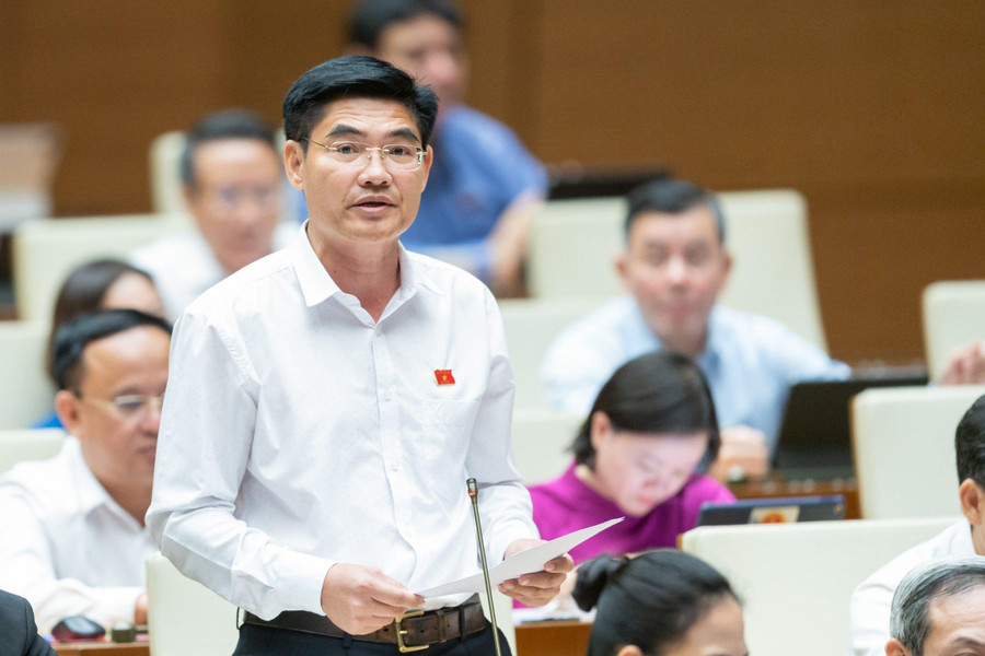 Đại biểu Nguyễn Thanh Hải cho biết, cần ngăn chặn, xử lý kịp thời trong đấu tranh phòng, chống tội phạm. Đại biểu Nguyễn Thanh Hải cho biết, cần ngăn chặn, xử lý kịp thời trong đấu tranh phòng, chống tội phạm.