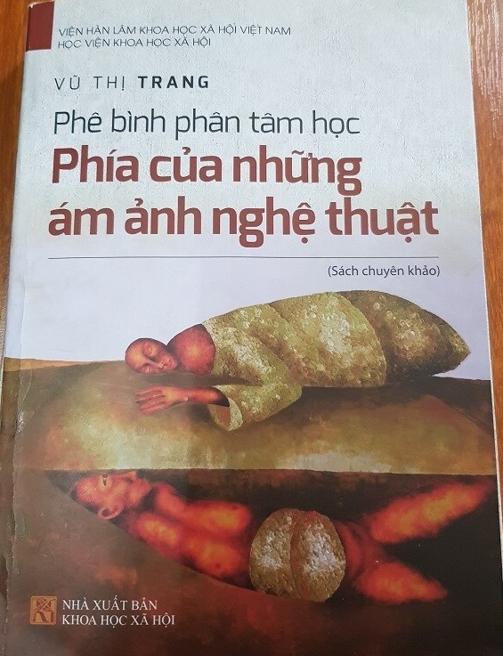 Sau một năm, bản quyền liên quan cuốn sách 'Phê bình phân tâm học phía của những ám ảnh nghệ thuật' vẫn chưa có hồi kết. Sau một năm, bản quyền liên quan cuốn sách 'Phê bình phân tâm học phía của những ám ảnh nghệ thuật' vẫn chưa có hồi kết.