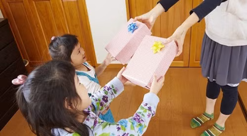 Nguyên tắc mẹ cần biết khi dạy con cách từ chối