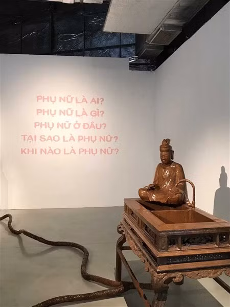 Tác phẩm của Lê Minh Hiền với 5 câu hỏi.