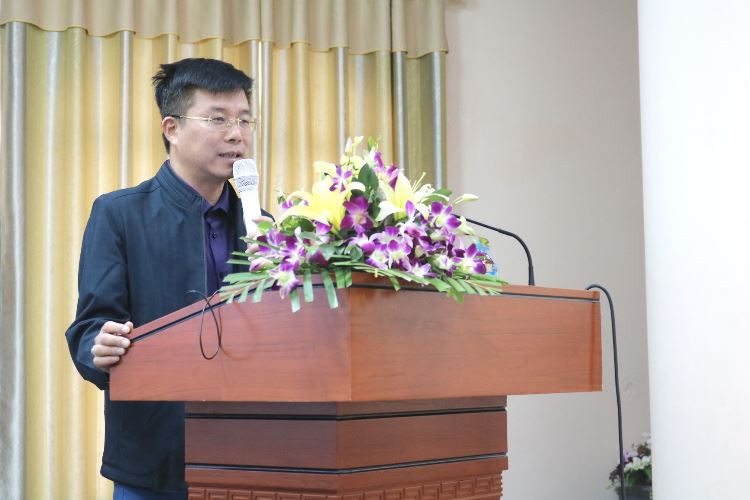 Thầy Nguyễn Minh Quý phát biểu tại Hội nghị tập huấn
