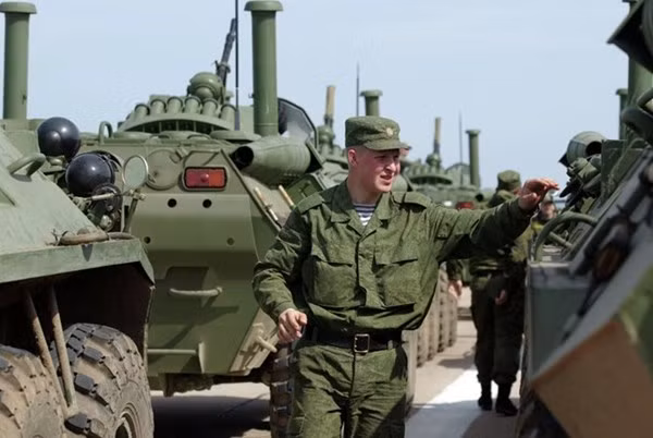 Mục kích xe tăng, thiết gia Nga diễn tập mừng Ngày Chiến thắng ảnh 4