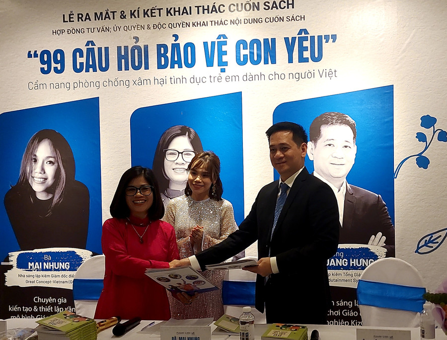 KizCiti và GCV ký kết hợp tác với TS Quách Thu Quế việc khai thác nội dung bản quyền và chuyển đổi nội dung cuốn sách '99 câu hỏi bảo vệ con yêu' thành chương trình trải nghiệm thực tế, đưa vào hoạt động giáo dục kỹ năng sống tại KizCiti Hà Nội. Ảnh: Bình Thanh KizCiti và GCV ký kết hợp tác với TS Quách Thu Quế việc khai thác nội dung bản quyền và chuyển đổi nội dung cuốn sách '99 câu hỏi bảo vệ con yêu' thành chương trình trải nghiệm thực tế, đưa vào hoạt động giáo dục kỹ năng sống tại KizCiti Hà Nội. Ảnh: Bình Thanh