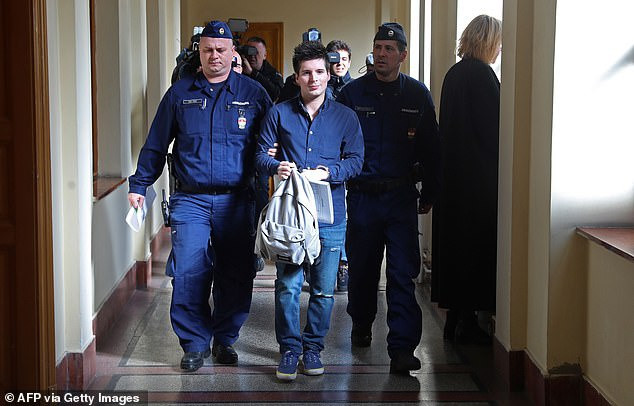 Pinto bị cáo buộc 90 tội danh. Ảnh: Getty. Hacker phoi bay su gian lan cua Man City la ai? hinh anh 2 24759304_8006067_image_a_19_1581720696520.jpg