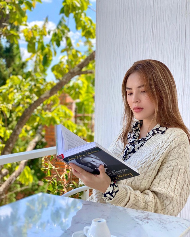 Kỳ Duyên đón Valentine với Minh Triệu ở Đà Lạt ảnh 5 Ky Duyen don Valentine voi Minh Trieu o Da Lat hinh anh 6 kyduyen1311_83882526_183072076275999_40686574813047778_n.jpg
