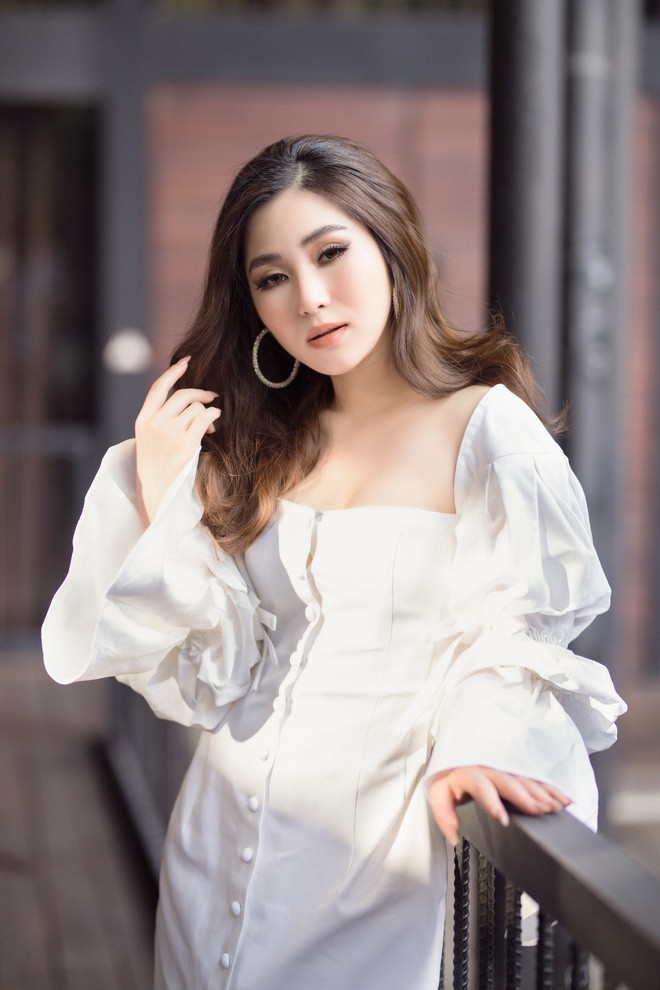 Nữ ca sĩ làm mới bản hit của Soobin Hoàng Sơn. Huong Tram phu nhan co ban trai tai My hinh anh 2 IMG_3825.JPG