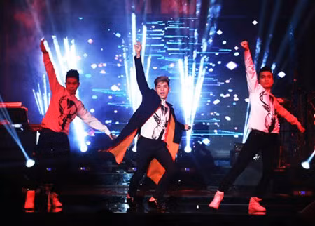 Ha Ho tinh tu Noo Phuoc Thinh khien fan phan khich