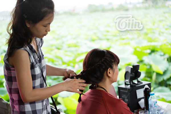 Giới trẻ Hà thành nô nức đi chụp sen Tây Hồ