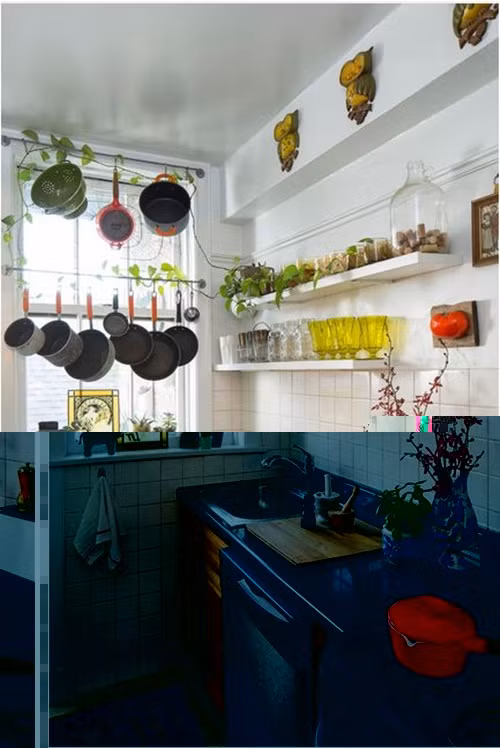 Khoảng không cửa sổ nhà bạn sẽ vẫn có đủ ánh sáng nếu bạn làm thêm thanh treo bắc ngang cửa sổ và treo nồi, chảo theo dãy. me