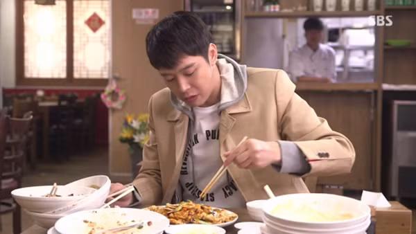 Xong8hCN Sao Hàn ăn thùng uống chậu trong phim