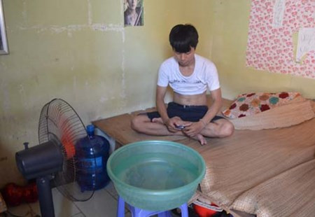 Cách “chế” điều hòa giá siêu rẻ của sinh viên Cach “che” dieu hoa gia sieu re cua sinh vien