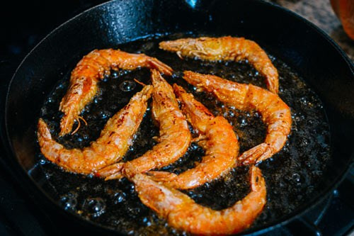 Tôm rang muối tiêu cho bữa tối ngon cơm ảnh 6 - 5