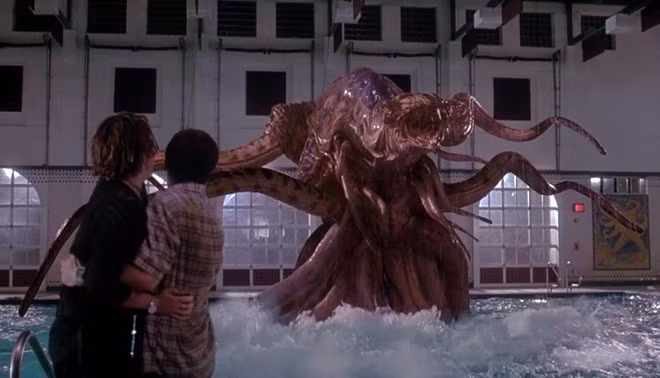 10 phim kinh dị lấy đề tài ký sinh trùng