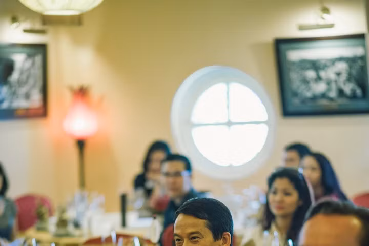 Đạo diễn phim "Đập cánh giữa không trung" được Pháp trao tước hiệu Hiệp sĩ