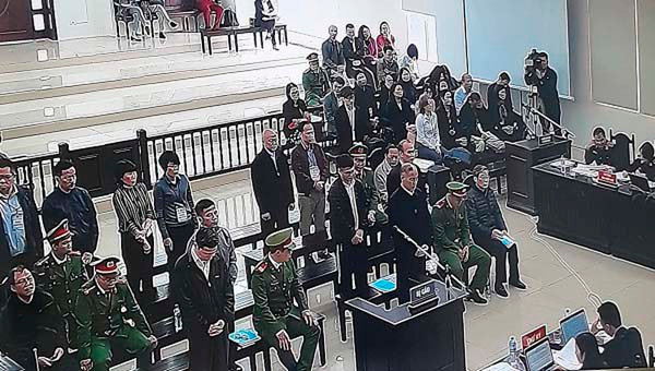 Quang cảnh phiên tòa sáng 16/12 Quang cảnh phiên tòa sáng 16/12