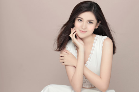 Á hậu Thùy Dung khoe vẻ đẹp tinh khiết như sương mai - Ảnh 1 A hau Thuy Dung khoe ve dep tinh khiet nhu suong mai - Anh 1