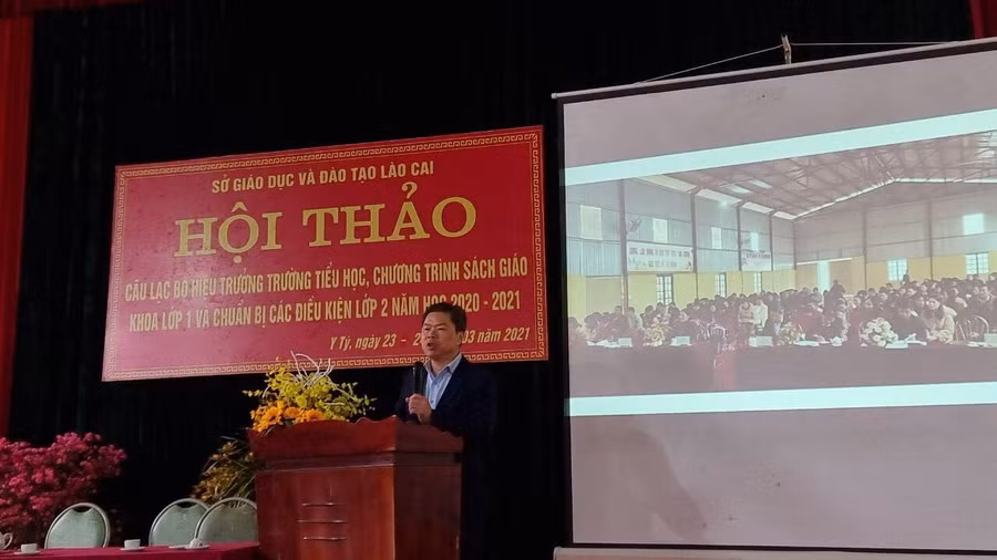 Ông Nguyễn Thế Dũng - Phó Giám đốc Sở GD&ĐT Lào Cai phát biểu tại Hội thảo.