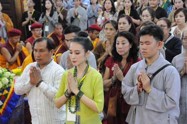 Angela Phương Trinh bất ngờ tuyên bố ăn chay trọn đời sau thời gian dài “ở ẩn“