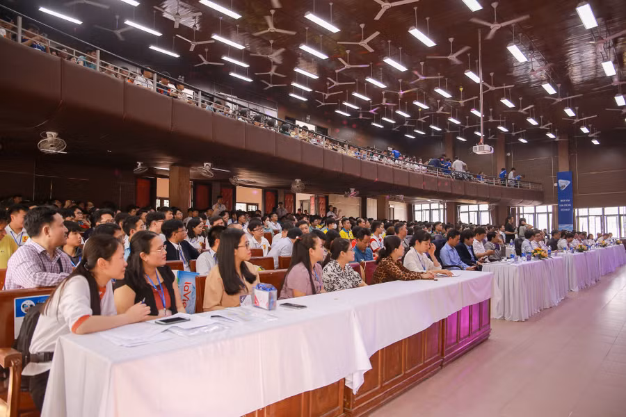 Kỳ thi thu hút 600 sinh viên và gần 200 giảng viên ở đơn vị các trường ĐH trên toàn quốc tham dự.