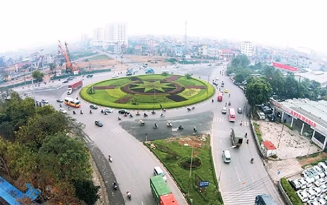 Phân luồng, tổ chức giao thông nút giao Hồng Tiến - Nguyễn Văn Cừ