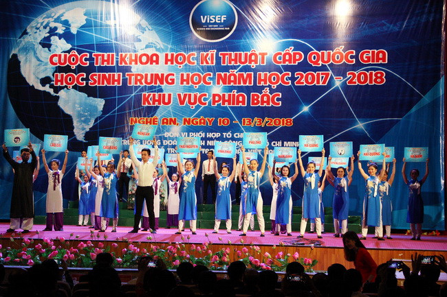 Màn nghệ thuật tổng hợp chào mừng tại Lễ khai mạc cuộc thi