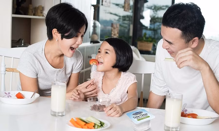 Ăn sữa chua đều đặn có thể làm giảm lượng mô mỡ tích trữ ở bụng.