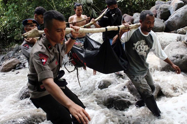 Lũ lụt, lở đất ở Indonesia làm 24 người thiệt mạng